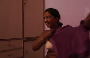 XXX Spagnolo Julia de Lucia è beating giù con mutandine giù video hard gratis italiani